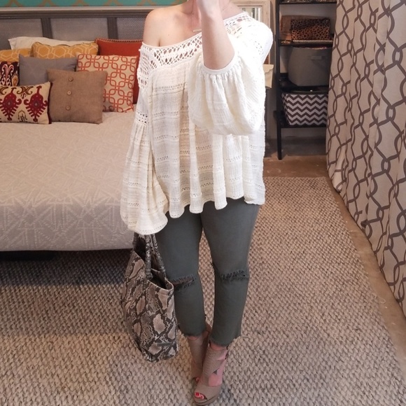 Free People Sweaters - 🚨CLOSET BLOWOUT!🚨